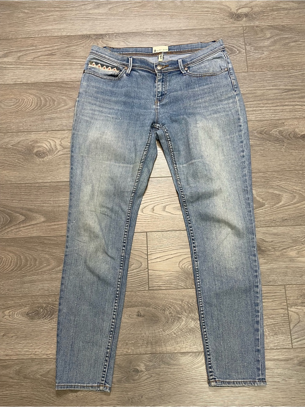 Roxy Denim Low Rise Skinny Jeans Light Wash Embroidered Geometric Pockets Size 9